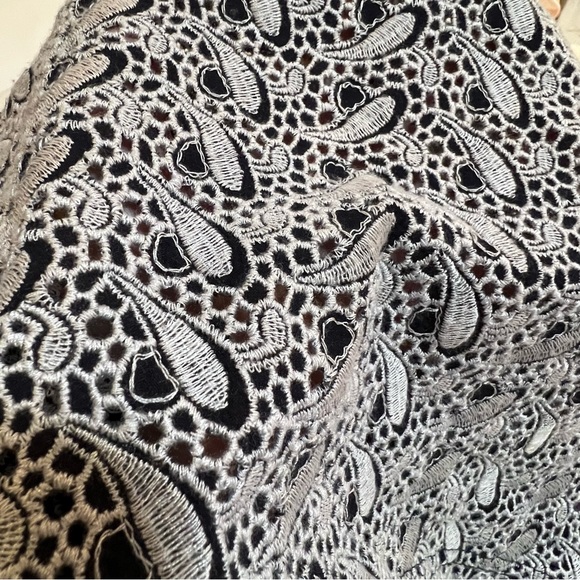 J. Crew top shirt black and white lacey size XS  extra small - Picture 4 of 6